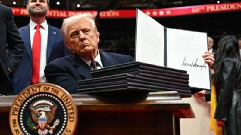 الرئيس الأمريكي دونالد