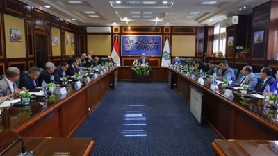 مجلس جامعة دمنهور يرسل برقية تأييد ودعم للرئيس السيسي لقراراته الداعمة والرافضة لتهجير الشعب الفلسطيني