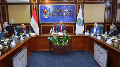 رئيس جامعة دمنهور: ملتزمون بوضع حلول لأزمة طلاب 