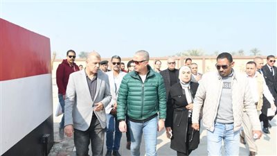 محافظ الفيوم يتفقد أكبر محطة لتنقية مياه الشرب بالعزب