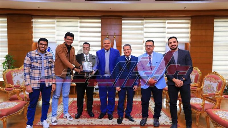 خلال التكريم