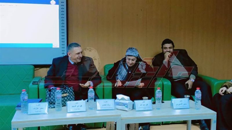 خلال الإجتماع