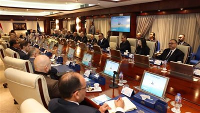 الفريق أسامة ربيع: قناة السويس حريصة على التواصل المباشر والفعال مع كافة عملائها