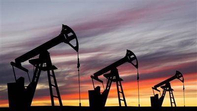 ارتفاع أسعار النفط وسط مخاوف من تهديدات التعريفات الجمركية الأمريكية