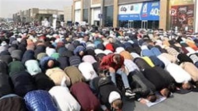 صلاة الجمعة في معرض الكتاب.. رسالة تلاحم وطني تعبر عن وعي الشعب والتفافه حول قيادته