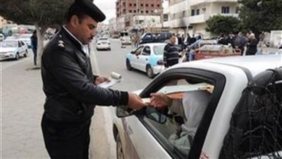 حقيقة تداول قيام قائد سيارة ملاكي بالسير عكس الاتجاه بالتجمع الخامس بالقاهرة