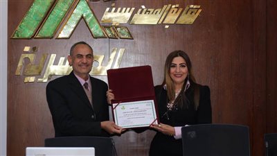 رئيسة لجنة البيئة بالمهندسين تتسلم عضوية الجمعية العلمية المصرية للمورينجا