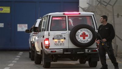  الصليب الأحمر غاضب من إسرائيل بسبب طريقة معاملته للأسرى الفلسطينيين
