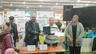 «الثقافة» تكرم السيناريست مجدي صابر بمعرض القاهرة للكتاب 