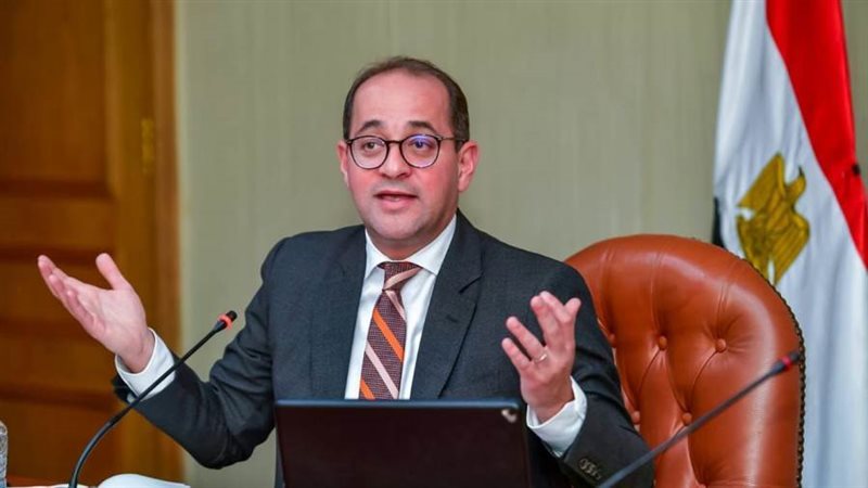 وزير المالية خلال