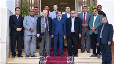 لجنة قطاع الإعلام تشيد بإمكانات جامعة الوادي الجديد 