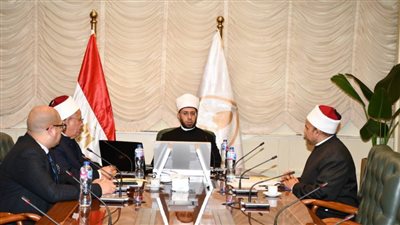 وزير الأوقاف يلتقي مدير أوقاف أسيوط  