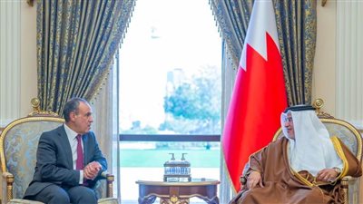 وزير الخارجية والهجرة يجتمع بسمو ولي عهد البحرين رئيس مجلس الوزراء