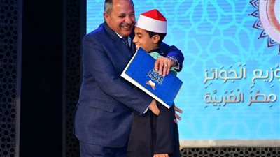 بورسعيد الدولية تُعلن أسماء الفائزين بالمنافسات المحلية.. والمحافظ يسلمهم الجوائز المالية في حفل كبير