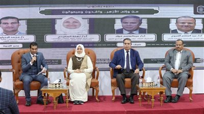 جناح الأزهر بمعرض الكتاب يستعرض جهود تطوير تعليم الطلاب الوافدين