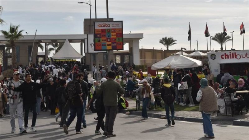 جانب من الحضور للمعرض