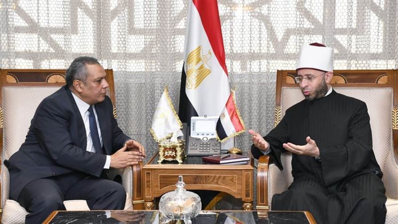 وزير الاوقاف مع رئيس