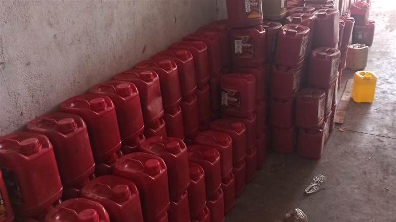 ضبط مواد غذائية مجهولة