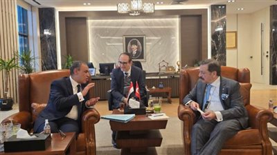 وزير الخارجية يجتمع برئيس الاتحاد التركي لغرف التجارة والصناعة والبورصات لدعم التعاون المشترك 