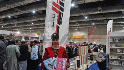 إقبال كبير على جناح مؤسسة روزاليوسف من الكبار والأطفال بمعرض الكتاب.. 