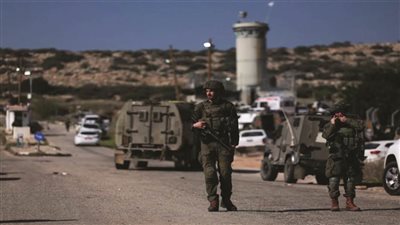 جيش الاحتلال: مقتل جنديين اثنين وإصابة 8 آخرين في هجوم قرب حاجز 