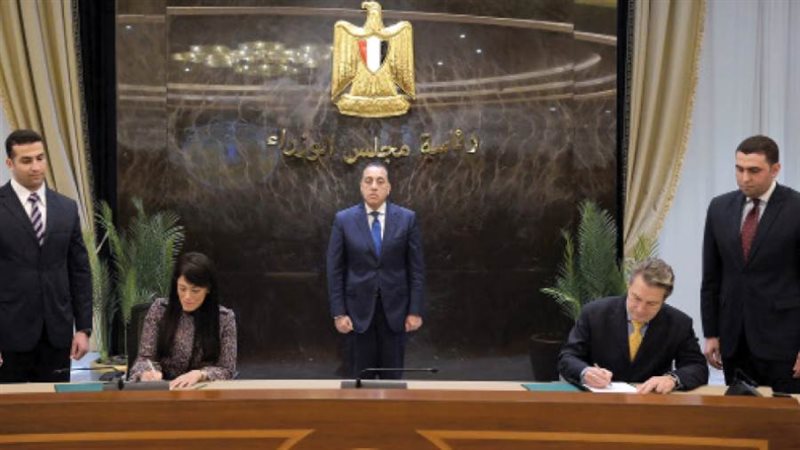 رئيس الوزراء يشهد