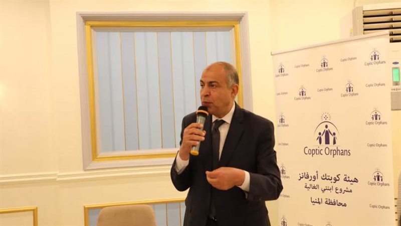 محافظ المنيا خلال