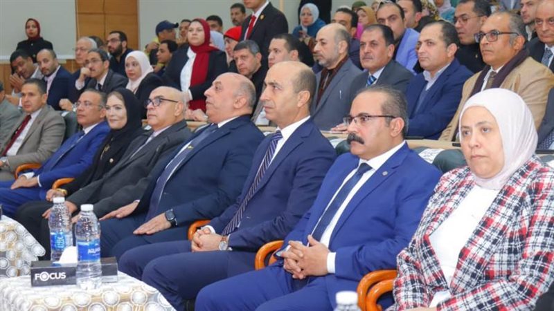 جانب من الندوة