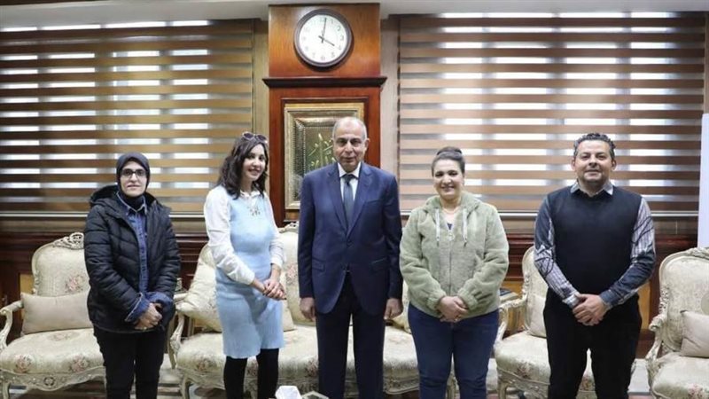 محافظ المنيا يكرم