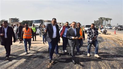 محافظ أسيوط يتفقد رصف ازدواج الطريق الزراعي أسيوط- ديروط بتكلفة 600 مليون جنيه