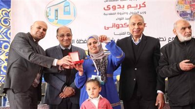 محافظ المنيا يفتتح مشروع تطوير بني سليم ويسلم 34 منزلاً ومشروعاً صغيراً