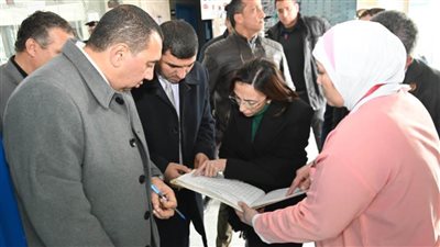 لتزويغهم من العمل.. محافظ البحيرة تحيل عددًا من العاملين بوحدة طب أسرة متوطنة البيضاء للتحقيق