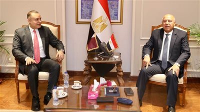 وزير الصناعة والنقل يبحث مع سفير قطر سبل تعزيز التعاون بين البلدين 