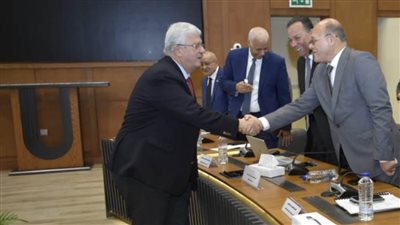 رئيس جامعة سوهاج يشارك في اجتماع مجلس الجامعات الأهلية بالعاصمة الإدارية الجديدة