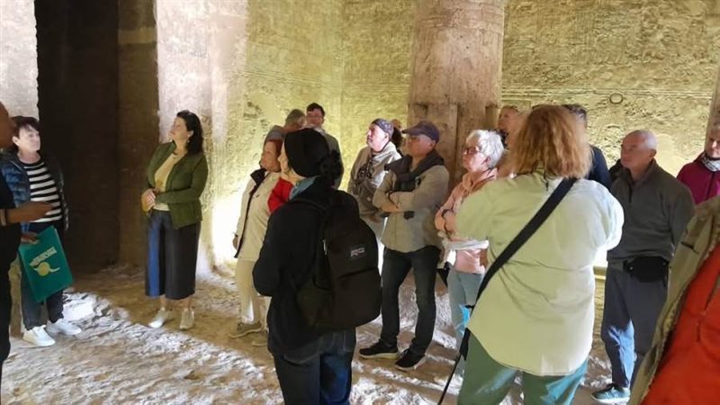 وفود سياحية تزور