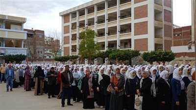 بالصور.. انتظام سير العملية التعليمية للفصل الدراسى الثاني في 1460 مدرسة بالبحيرة   