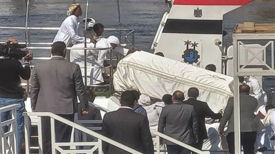 عاجل.. تشييع جثمان الأمير كريم الأغاخان فى جنازة رسمية بأسوان (صور)