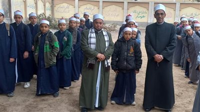 رئيس منطقة القاهرة الأزهرية يشارك الطلاب في طابور الصباح في اليوم الأول الدراسي بالتيرم الثاني 