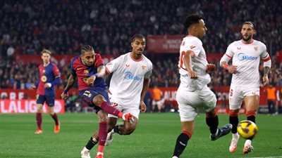 برشلونة يواصل مسلسل القضاء على الخصوم برباعية في شباك إشبيلية