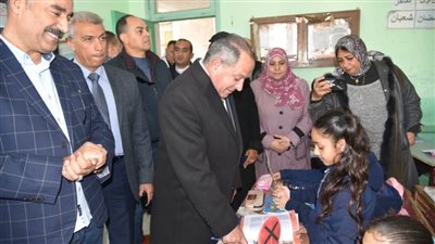 محافظ  بورسعيد يتابع انتظام الدراسة ويشدد على سرعة صيانة المدارس قبل العام الجديد