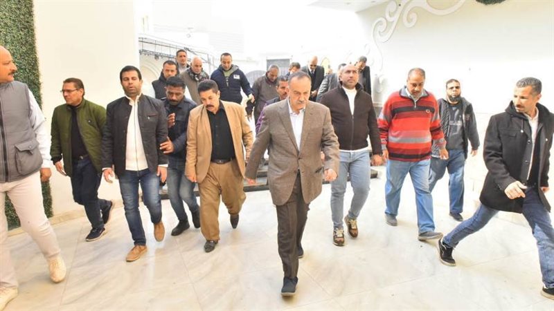 محافظ أسيوط خلال