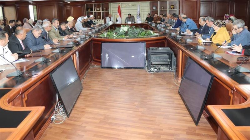 اجتماع نائب محافظ