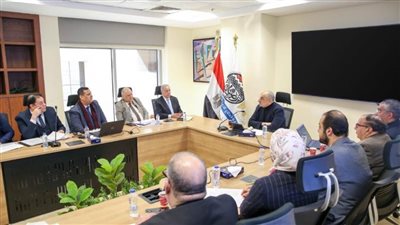 وزير قطاع الأعمال العام يتابع مستجدات مشروعات قطاع الصناعات المعدنية التابع للوزارة