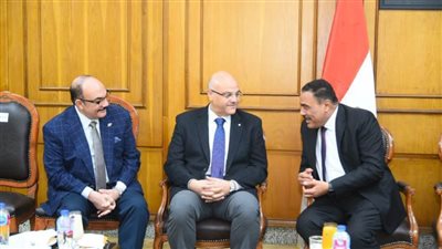 محافظ القليوبية يستقبل محافظى مطروح والقاهرة والجيزة للمشاركة فى افتتاح النسخة الأولى لمعرض كنوز مطروح للترويج للتراث والمنتجات البيئية