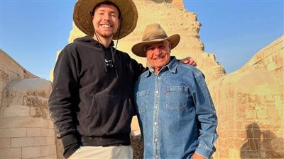 د. زاهي حواس يشترط قبل لقاء مستر بيست أن المصريين هم بناة الأهرام