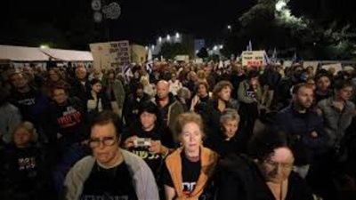 عائلات المحتجزين الإسرائيليين تطالب نتنياهو باتمام اتفاق وقف إطلاق النار واستكمال المرحلة الثانية