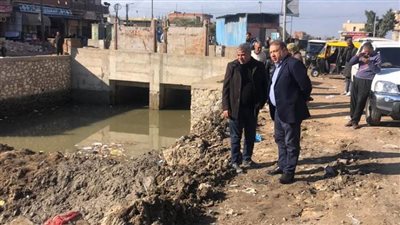 بالصور.. أعمال تطوير وتجميل كورنيش ترعة الحاجر حفاظًا على صحة المواطنين والبيئة من التلوث