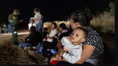 نيويورك تايمز: ترحيل مهاجرين إلى فنزويلا انتصار كبير لإدارة ترامب