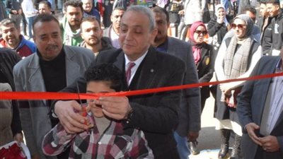 بالصور.. محافظ الغربية يفتتح معرض سلع “أهلاً رمضان” بمدينة كفر الزيات