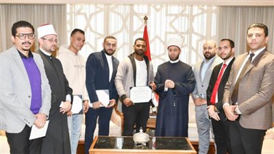 «الأزهري» يكرم 3 شباب أنقذوا أطفالًا من «حريق فيصل» ويهديهم رحلات عمرة